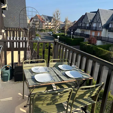 App Cosy Avec Balcon Et Acces Cabourg